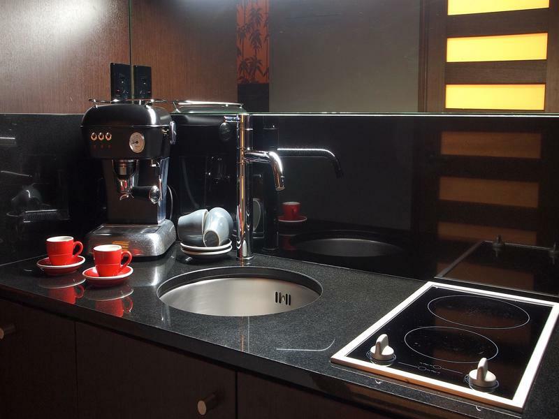 Museum Apartment Hotel, Independent Collection By Evt Ουέλλινγκτον Εξωτερικό φωτογραφία A coffee machine in a kitchen